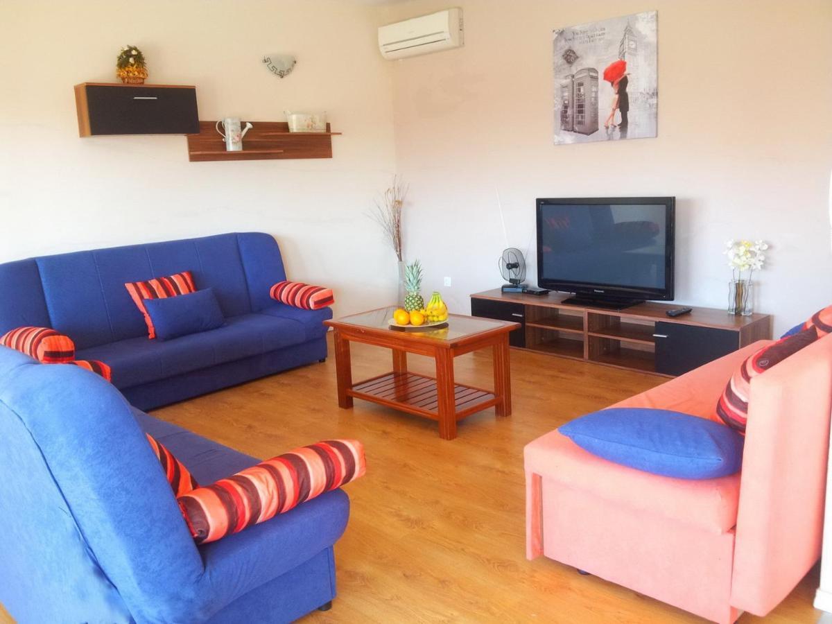 Apartment Maria - Comfortable Kaštela Exterior foto