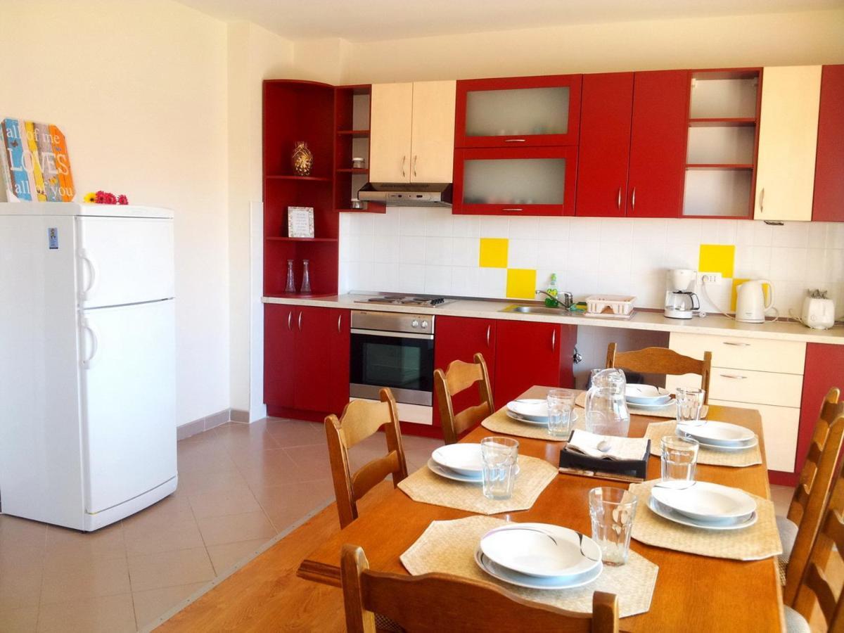 Apartment Maria - Comfortable Kaštela Exterior foto